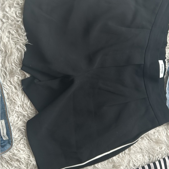 Aritzia Bundle Size 6 - Picture 6 of 10